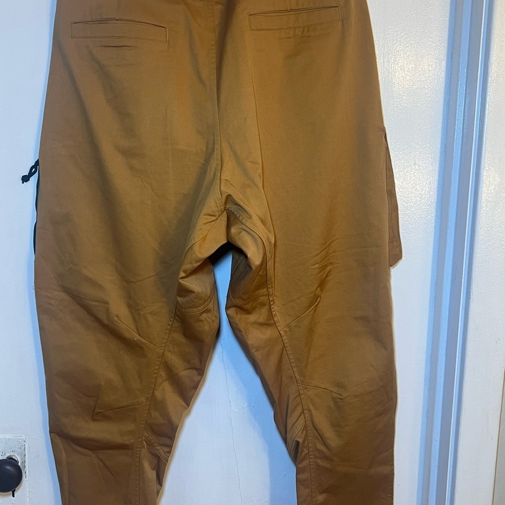 Nike ACG deep mustard color Cargo Pants. Size Large. - Picture 2 of 8